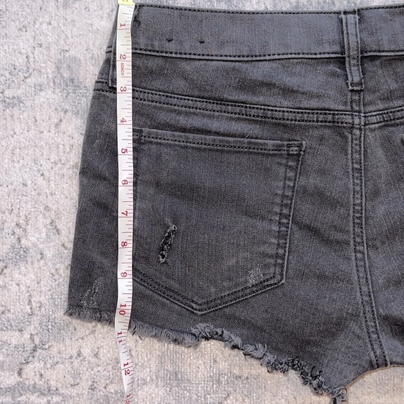 Express Jean Short - Picture 3 of 3